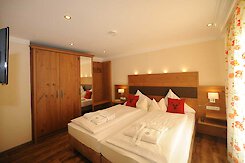 Suite mit separatem Schlafzimmer Suite mit separatem Schlafzimmer in Bayern